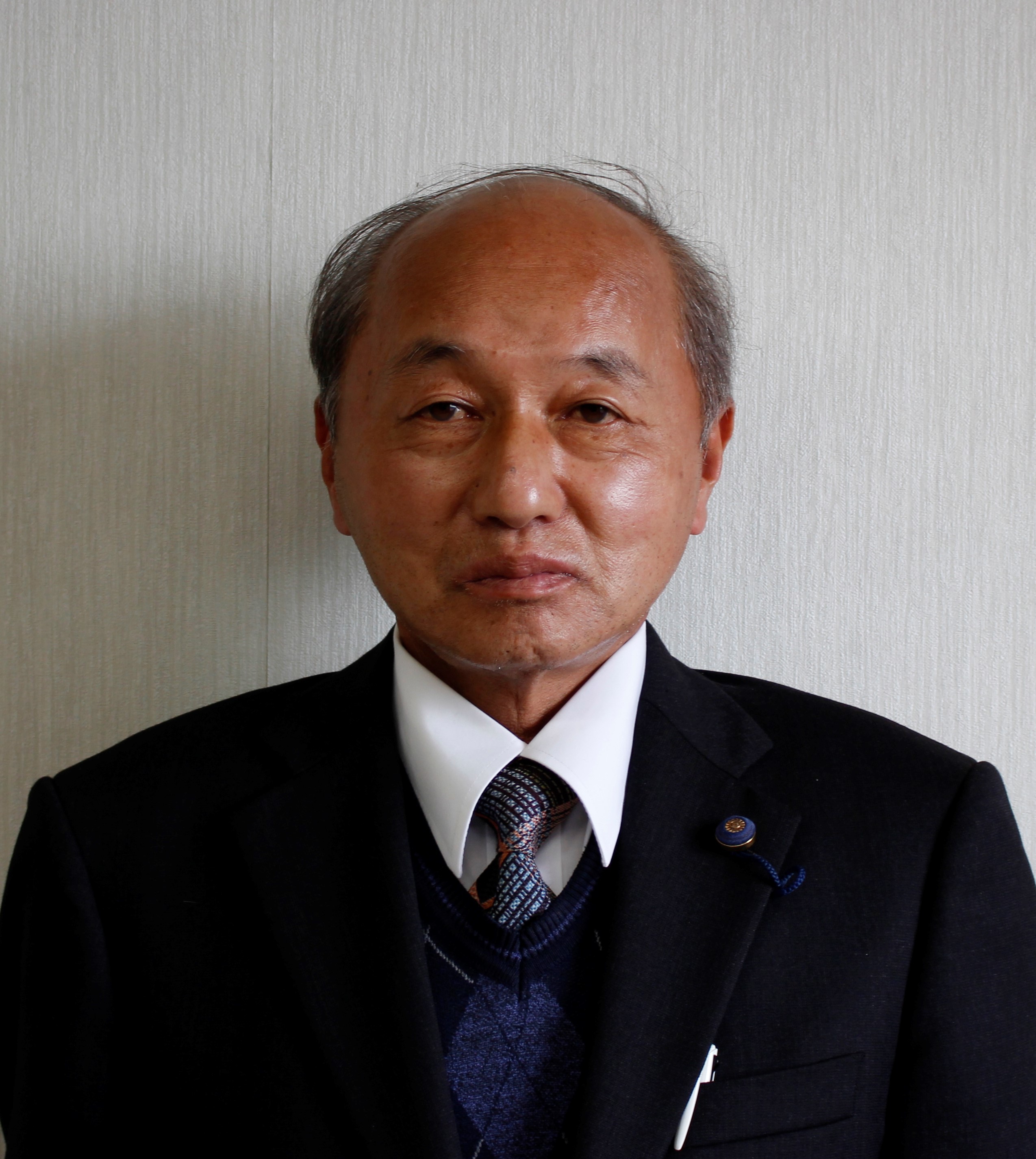 牛尾　雅一