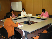 絵本・おはなし勉強会のようす